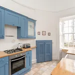 Melville Street Apartment