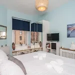 Pass The Keys Trendy Historic Flat Sleeps 4 To 6 Near Leith Shore