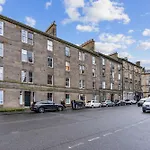 Cosy Modern City Centre Flat