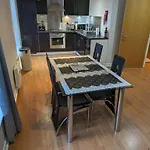 Modern 2 Bed Apartment With Stunning Seaside View