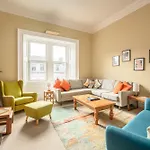 5-Br 3-Bth Newington Apartment - Modern & Spacious