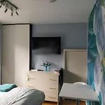 Self Catering Studio Flat