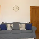 Central 2-Bed Flat In Edinburgh
