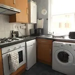 Central 2-Bed Flat In Edinburgh