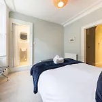 Beautiful 1 Bedroom Flat In Vibrant Stockbridge