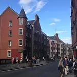 Castle View&Grassmarket Studio Flat With Luxury Bathroom