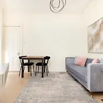 Joivy Modern Flat In City Centre - For Up To 3 Guests