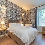 Beautiful Spacious Victorian Town House