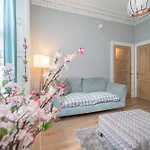 Beautiful Spacious Victorian Town House