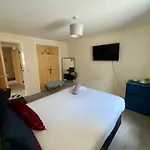 Pretty Room In The Heart Of Edinburgh
