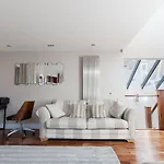 Stylish City Centre 2 Bed House - Amazing Location