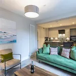 Dragon Suites - Edinburgh City Centre 2 Bed Apartment