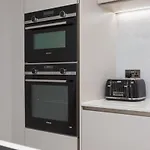 Dragon Suites - Edinburgh City Centre 1 Bed Apartment
