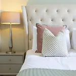 Dragon Suites - Alina Suite - 1 Bed City Centre Luxury Apartment