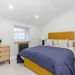 Dragon Suites - Yukina Suite - 2 Bed City Centre House With Garden