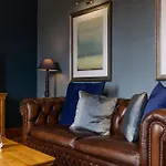Blackfriars Residence - Beautiful Home