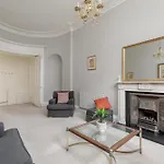 Light And Spacious 2 Bedroom Flat In Heart Of Edinburgh