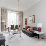 Light And Spacious 2 Bedroom Flat In Heart Of Edinburgh