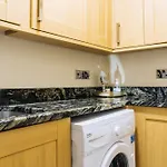 Homely 3 Bedroom In The Heart Of Central Edinburgh