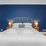 Guestready - Light & Airy Apartment In New Town
