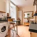 Old Town Flat In Edinburgh