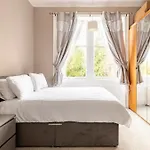 Lady Road Apartment