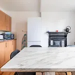 Lady Road Apartment