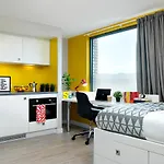 Joivy Comfy Studios Closeby Fringe Venues - Adults Only