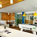 Joivy Comfy Studios Closeby Fringe Venues - Adults Only