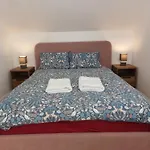 Bright - Central - Sleeps 10