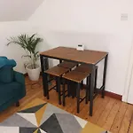 Bright - Central - Sleeps 10
