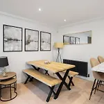 Modern Edinburgh 2 Bed Residence