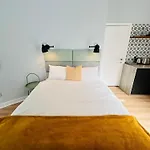 Luxury Modern Studio L Central Edinburgh L Pet Friendly