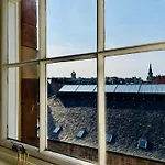 Edinburgh City Centre Duplex Apartment With Stunning City Skyline Views