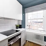 Joivy Spacious 2Br Apt, Moments From West End