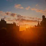 A Luxurious Wee Retreat On The Royal Mile Old Town