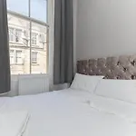 Bright And Homely Apartment Near Holyrood - City Centre