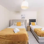 Warm & Welcoming Apartment By The Meadows! City Center 7