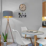 Bright Large Bedroom Br1