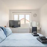 Little France House Room2