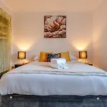 Fab City Centre Flat - Free Parking