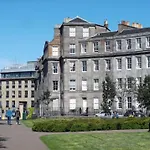 Gardner\'S Crescent City Apartment