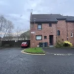 City Centre House - 5 Bedrooms - Sleeps 9 - Parking
