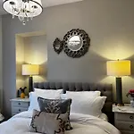 Edinburgh Old Town Flat