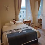 Murrayfield Spacious 2-Bedroom Apartment