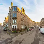 Marvellous 2 Bed Apartment Edinburgh