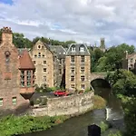 - Edinburgh - Apartment With Balcony And Free, Secure Garage Parking