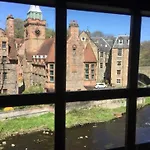 - Edinburgh - Apartment With Balcony And Free, Secure Garage Parking