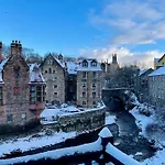 - Edinburgh - Apartment With Balcony And Free, Secure Garage Parking