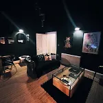 Central Designer Flat By Castle
